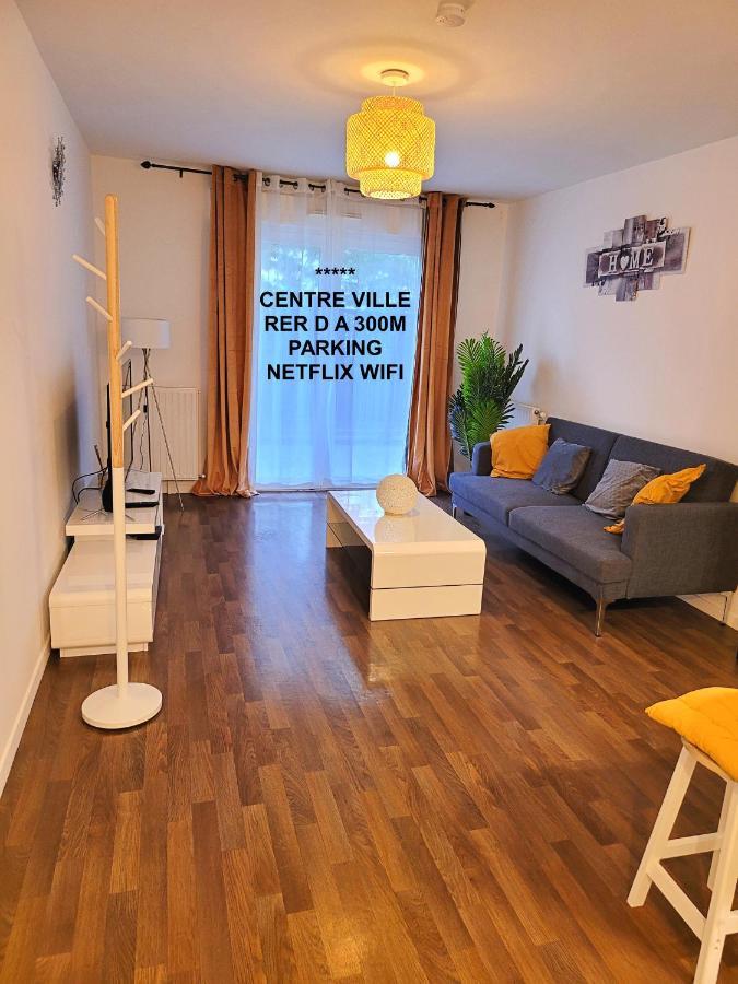 III Appart 2 Pieces, Neuf 200 M De Gare Parking Netflix Evry Courcouronnes Екстер'єр фото